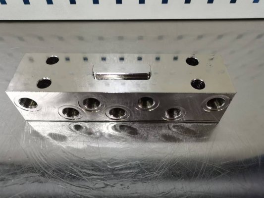 非標定制異性閥塊